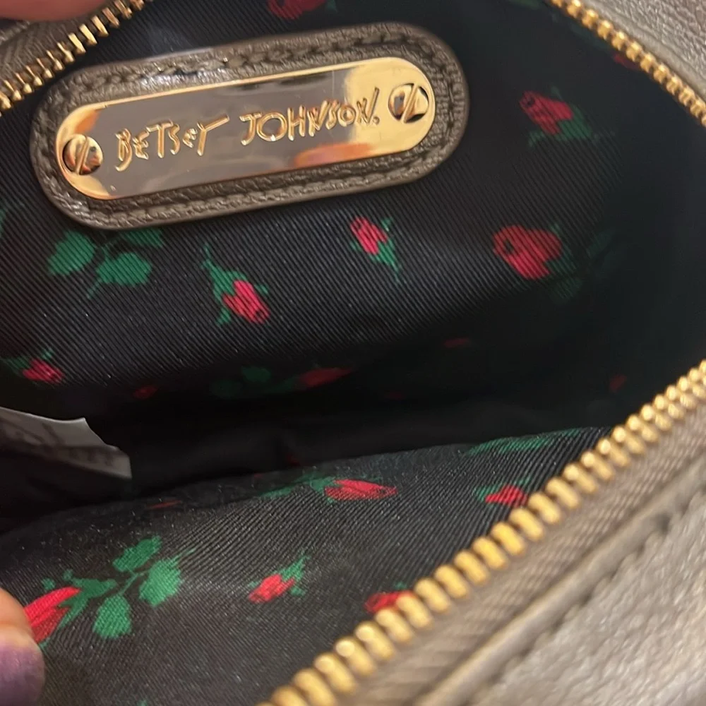 RARE BETSEY JOHNSON Pewter Leather Crossbody Chain Strap Purse with Rose Buttons